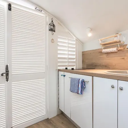 Charming At House Rustica With Terrace And Nearby Parking