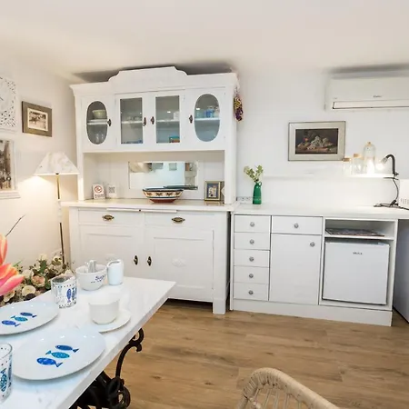 Charming At House Rustica With Terrace And Nearby Parking