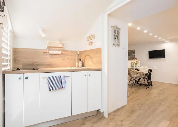 Charming At House Rustica With Terrace And Nearby Parking