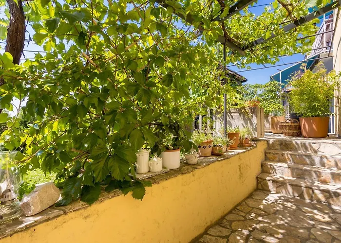 Charming At House Rustica With Terrace And Nearby Parking
