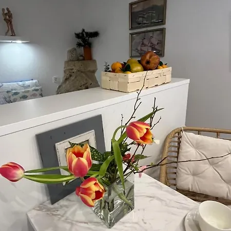 Apartmán Charming At House Rustica With Terrace And Nearby Parking