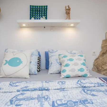 Charming At House Rustica With Terrace And Nearby Parking Punat