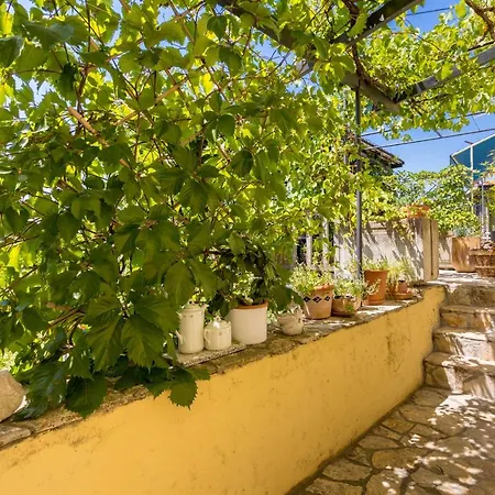 Charming At House Rustica With Terrace And Nearby Parking