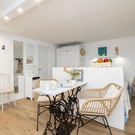 Charming At House Rustica With Terrace And Nearby Parking Apartment Punat